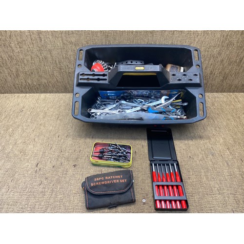 267 - Mixed tools including: Drill bits and a 26 piece screwdriver set.