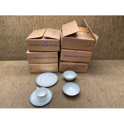 472 - 6 boxes 1x5 piece place setting Royal Doulton Berkshire TC1021