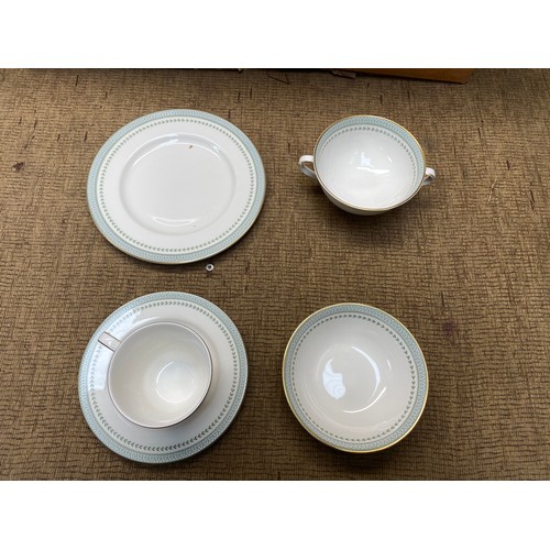 472 - 6 boxes 1x5 piece place setting Royal Doulton Berkshire TC1021