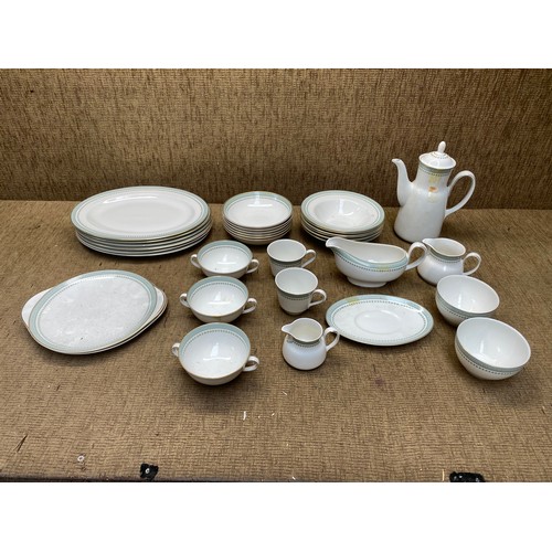 475 - a collection of Royal Doulton Berkshire TC1021 dinner service