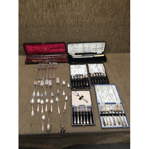 486 - Selection of cutlery and a Stag horn cutlery three piece carving set