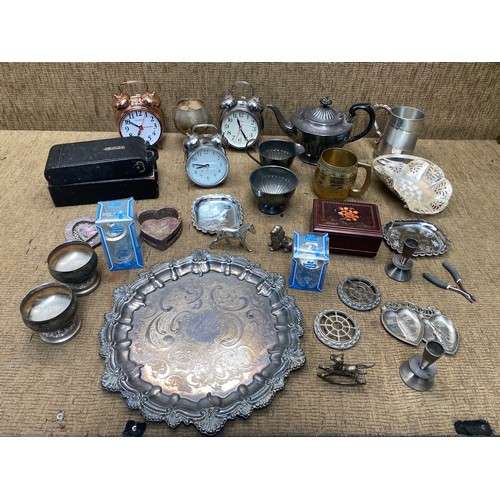 276 - Mixed selection of alarm clocks , sliver plate items