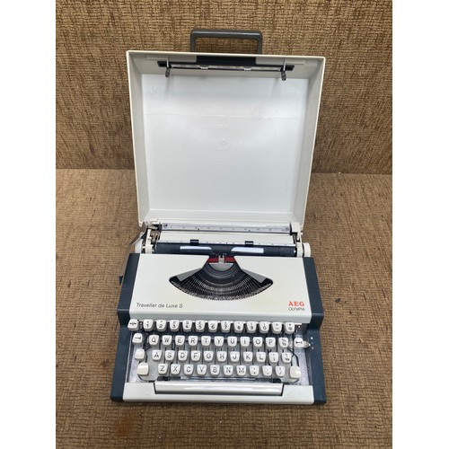 285 - AEG Olympia traveller deluxe typewriter.