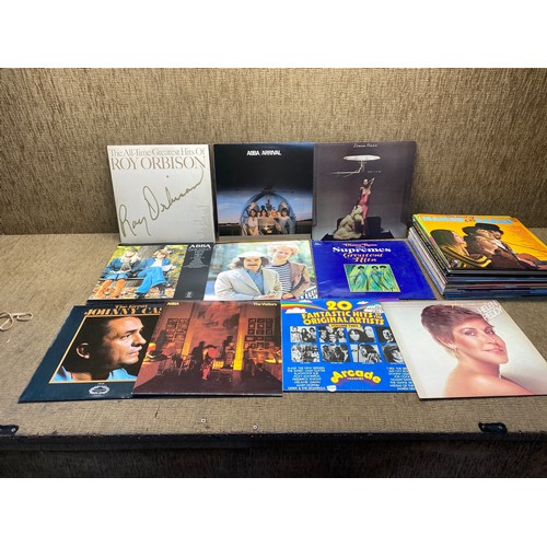 302 - selection of vinyl including Abba, Roy Orbison, Diana ross.