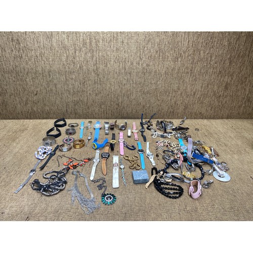 535 - Selection of watches and costume jewellery.