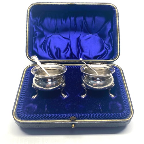 934 - Sterling silver calutron salts, in their original presentation box,  presented to MVO DSO TD Ode Ric... 