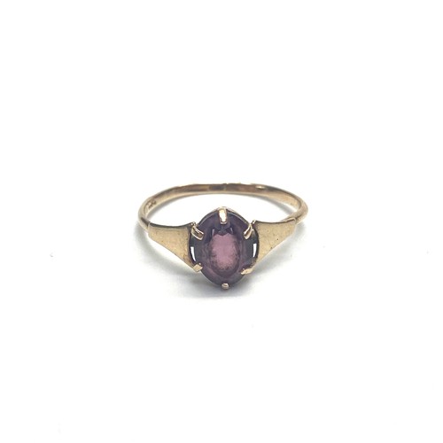 937 - 9ct gold ring with lilac amethyst stone. Size L. 1.2g