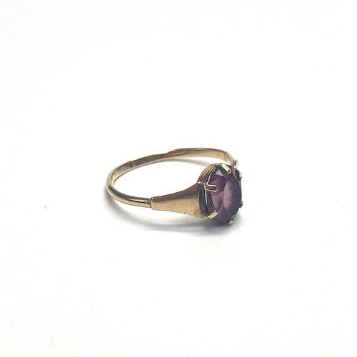 937 - 9ct gold ring with lilac amethyst stone. Size L. 1.2g