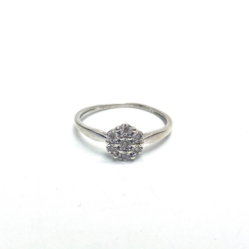 938 - 9ct white gold cluster ring with diamonds. Size M . 1.3g