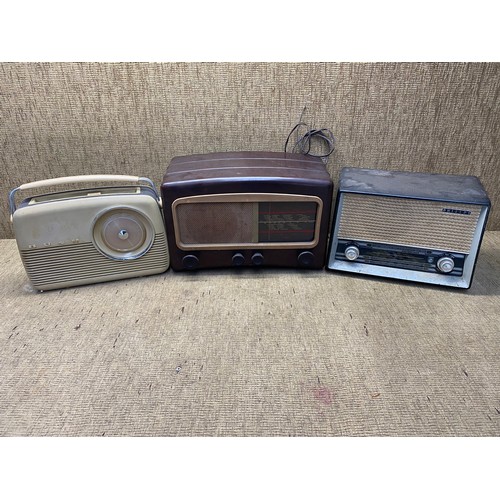 63 - 3 vintage radios.