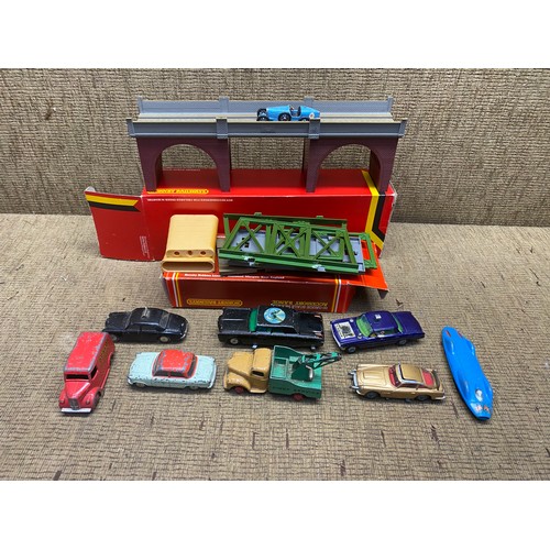 475 - Collectible items including: 2 Hornby railways 00 gauge scale models and playworn model cars.