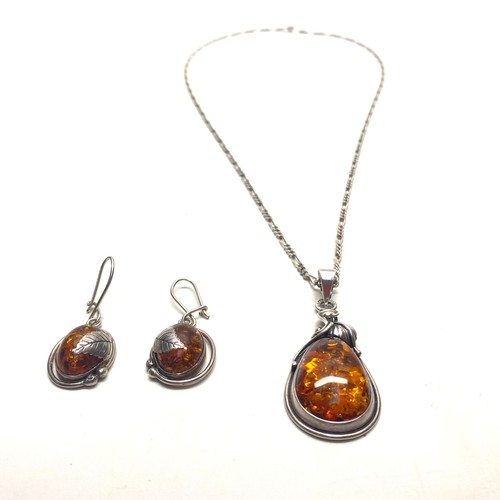 864 - stunning amber and sliver pendant and earrings set with Figaro sliver necklace.