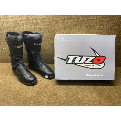 76 - Pair of as new Tuzo waterproof motorcycle boots size 11