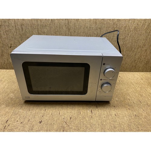 113 - 700w sliver microwave