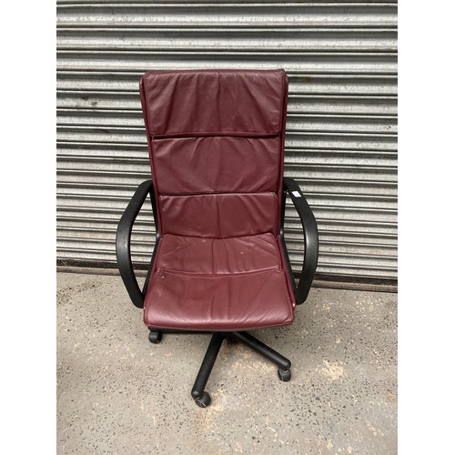 163 - Computer chair.