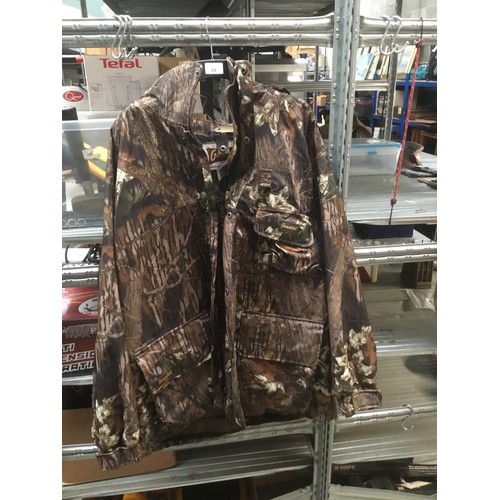 168 - game hide hunting camo jacket size xl.