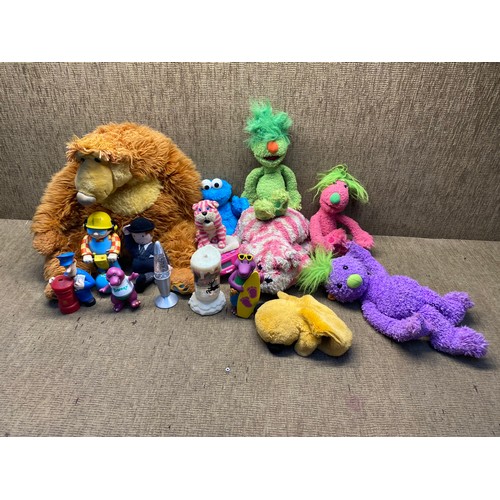 191 - Mixed selection of plushie toys.