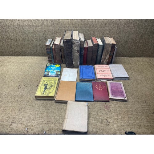 206 - Collection of vintage books.