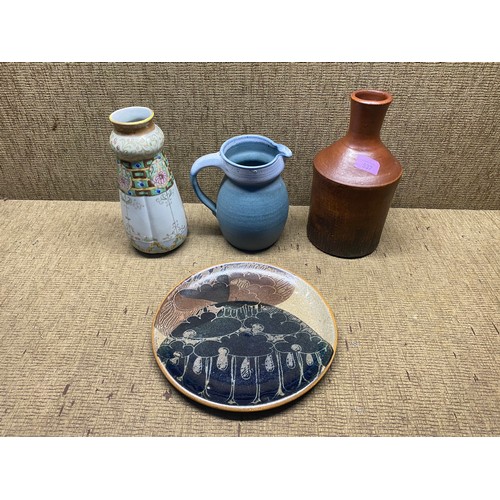 537 - Collection of studio pottery.