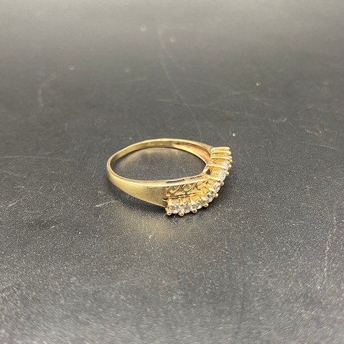 927 - 9ct gold ring with diamonds. 1.8g size P. (hallmarks worn)