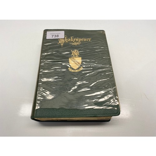 738 - Shakespeare non sanz droict - Complete Works of William Shakespeare.