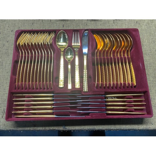 752D - SBS Bestecke Solingen 23/24 karat gold plated cutlery set, made in West germany. Complete and two la... 