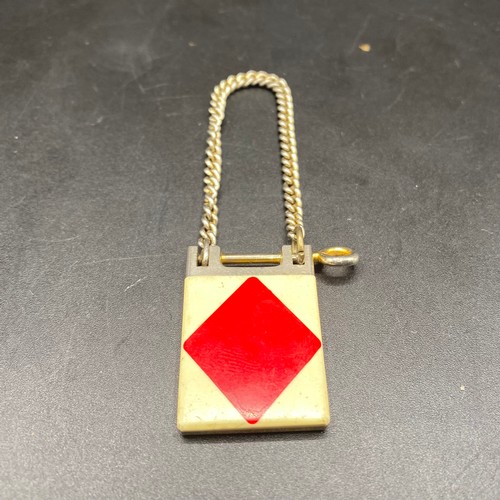 944 - Extremely rare G Gucci made in italy diamond shaped bag tag/Key ring from the 1960/70s.