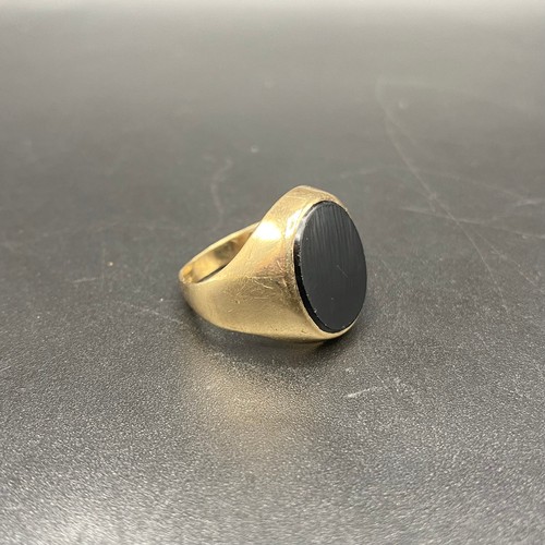 950 - 9ct gold signet ring size L, 4.3g