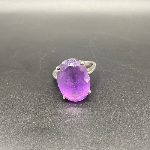 958 - Silver ring with large Amethyst stone. Size P.