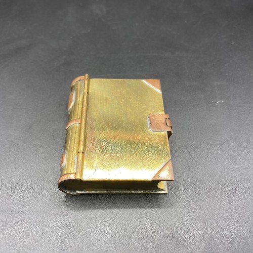 962 - 1937 brass snuff box.