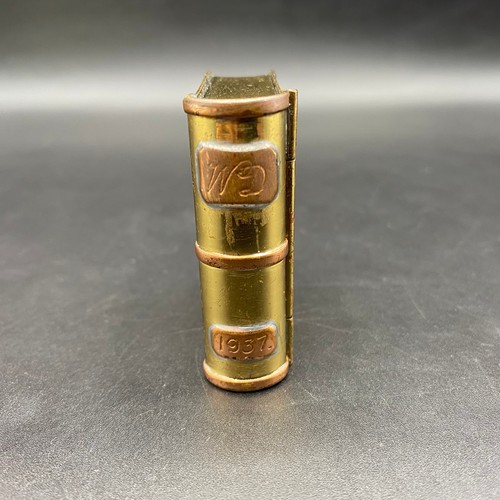 962 - 1937 brass snuff box.