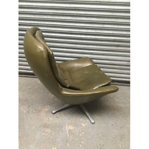 1180 - Mid century Schriber style green leather egg chair