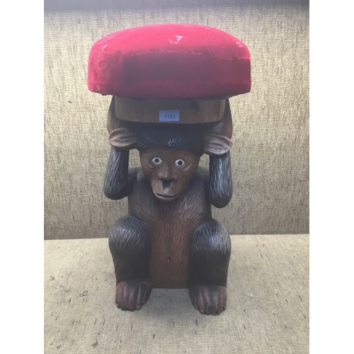 1181 - Vintage carved monkey stool.