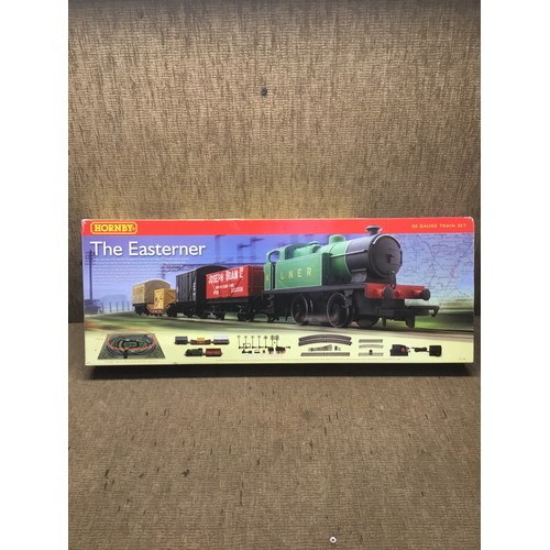 1084 - Hornby The Easterner H/0 gauge train set as new.