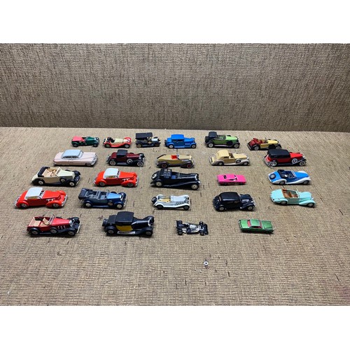 488 - Mixed selection of model cars including: Corgi and Dinky.