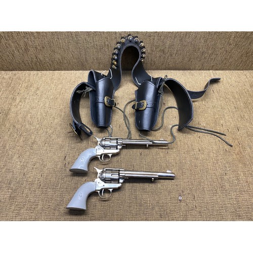 757 - John Wayne M1873 Old West Pistols Replica with holster and bullet belt.