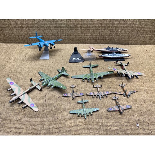 1176 - Collection of metal model planes and ships.