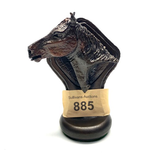 Lot 885       