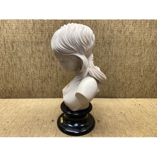 903 - Vintage bust by 