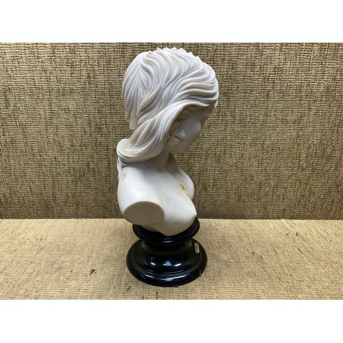 903 - Vintage bust by 