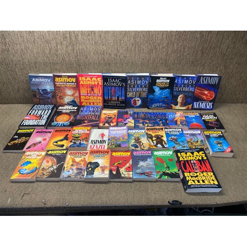 1192 - Large selection of hardback Sci-Fi books by author Isaac Asimov.