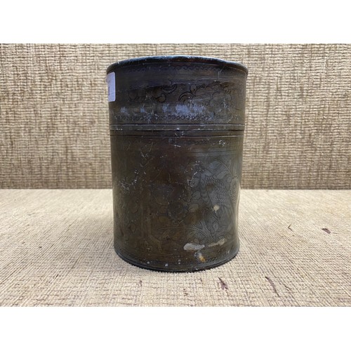 688 - Chinese tea caddy; Weight 0.80kg, Diameter: 12cm and depth: 16cm.