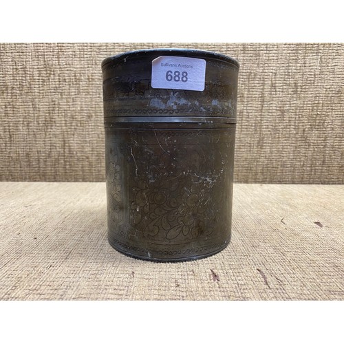 688 - Chinese tea caddy; Weight 0.80kg, Diameter: 12cm and depth: 16cm.