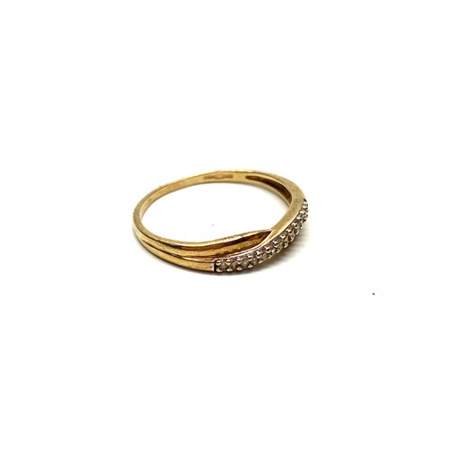 714 - 9ct gold ring with diamonds, size K, 1.1g