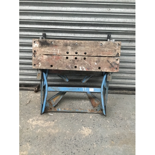 70 - Workmate type Work bench