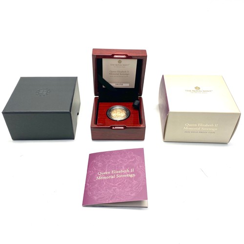 729 - Royal mint 2022 United Kingdom Queen Elizabeth II Memorial gold proof sovereign coin. 22ct gold and ... 