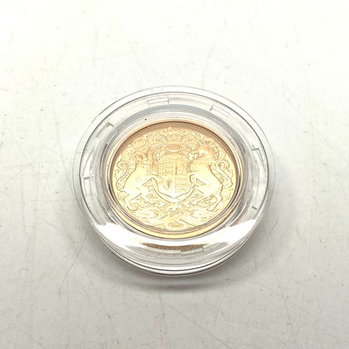 729 - Royal mint 2022 United Kingdom Queen Elizabeth II Memorial gold proof sovereign coin. 22ct gold and ... 