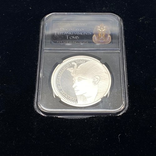 732 - The 2022 Royal Mint. The Tutankhamun 100th Anniversary Silver Proof Coin by Danbury Mint. sterling s... 