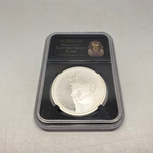 732 - The 2022 Royal Mint. The Tutankhamun 100th Anniversary Silver Proof Coin by Danbury Mint. sterling s... 