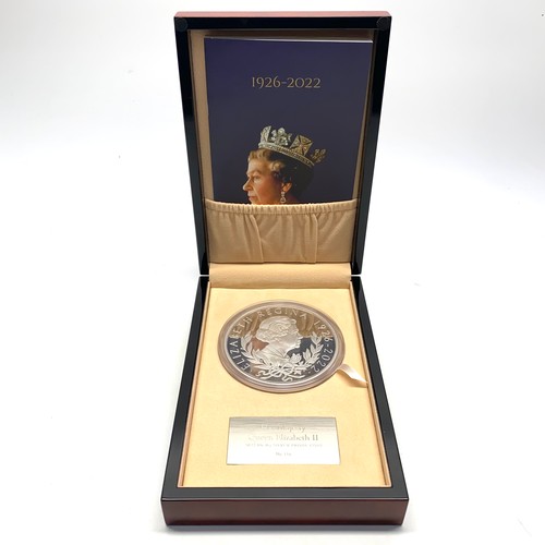 738 - The Royal Mint Her majesty Queen Elizabeth II. 2022 UK 1kg silver proof £500 coin. 116 OF 500. This ...